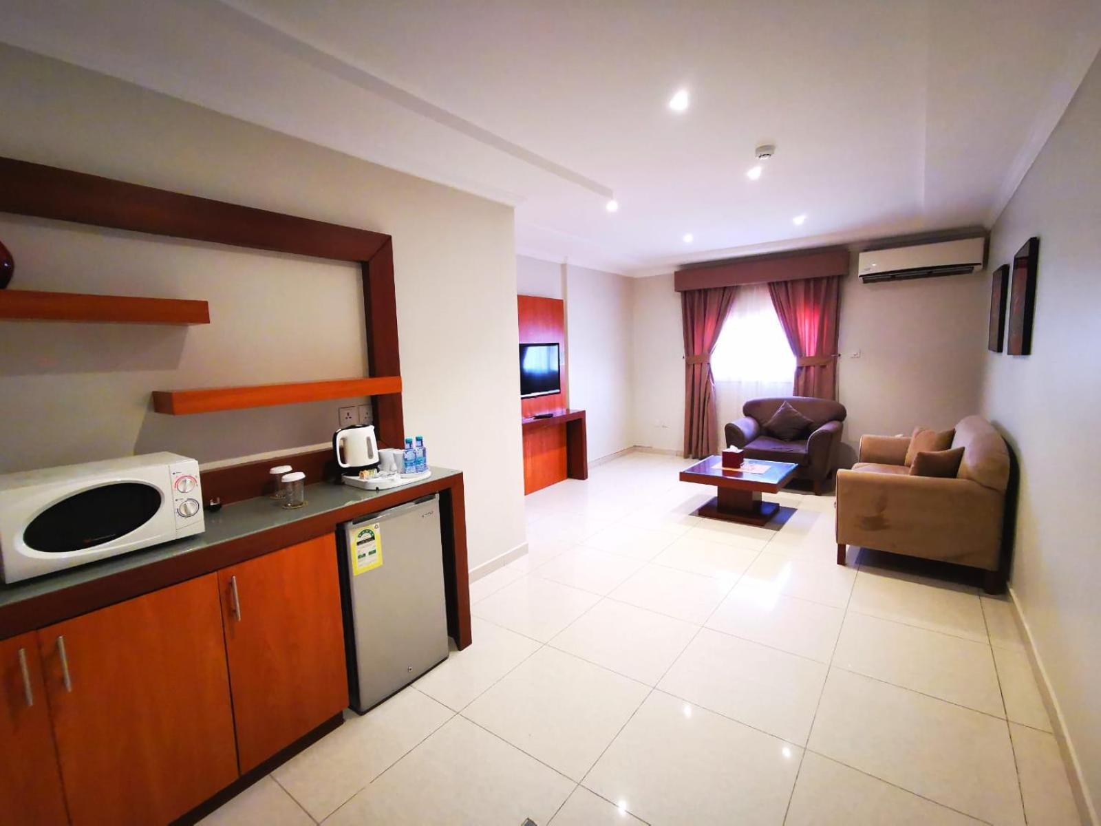 Ashbonh Hotel Suites Riade Exterior foto